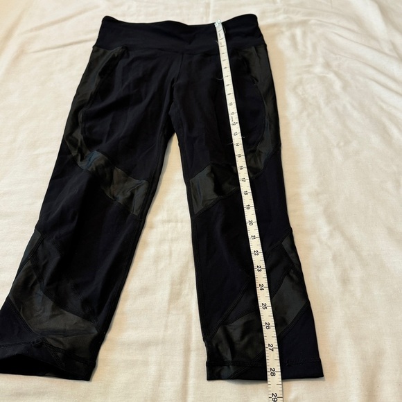 Sweaty Betty Small The Power Black Crop Leggings w/ Mesh Detail - Picture 6 of 9